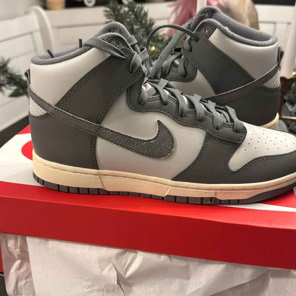 New in box Nike dunk retro
